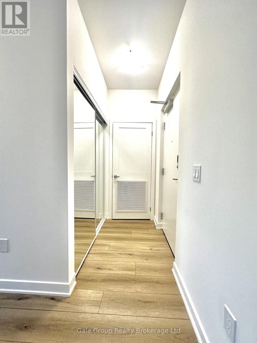 312 ERB Unit 204 photo 3