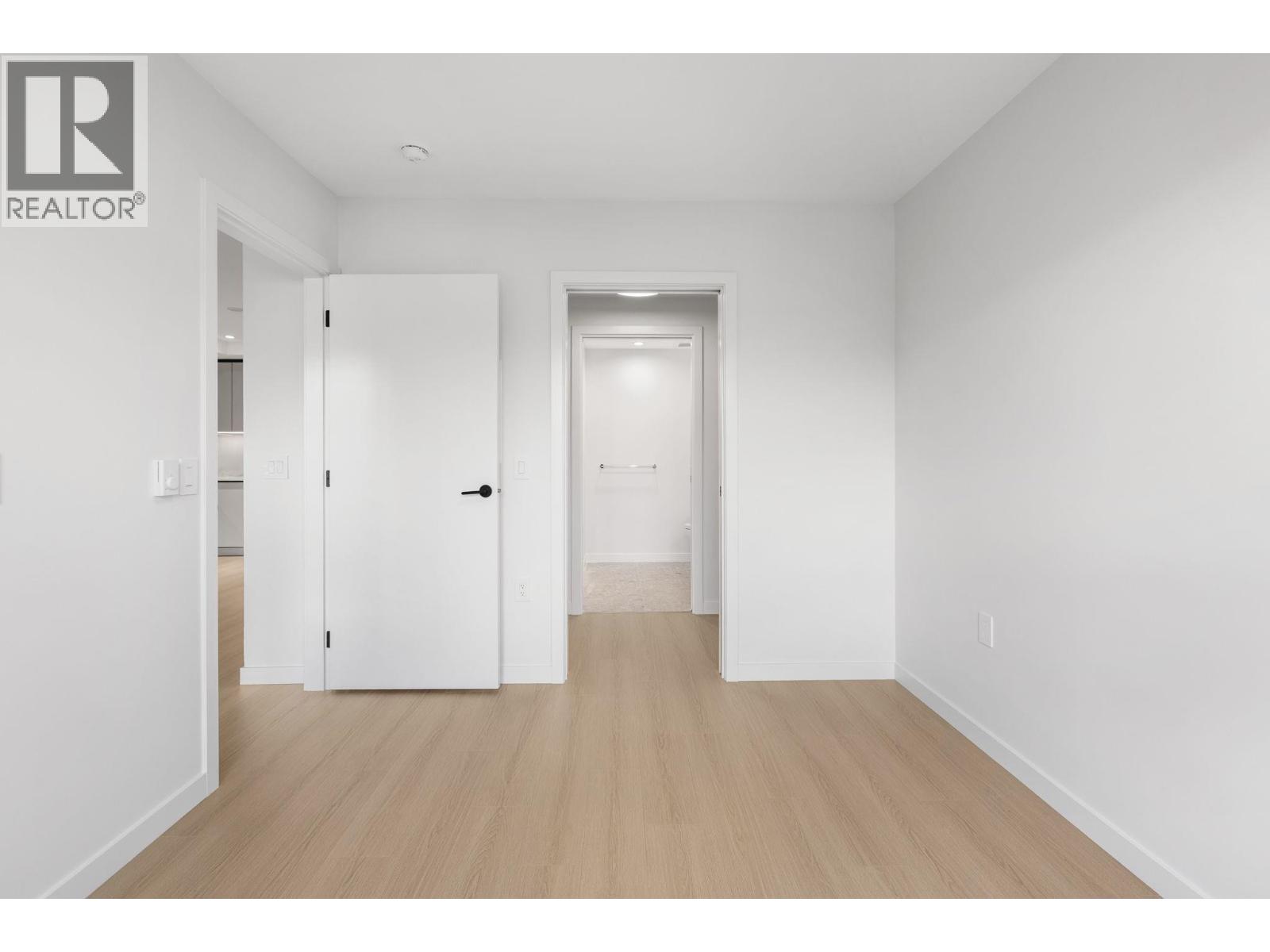 213 2015 ST. JOHNS STREET, Port Moody