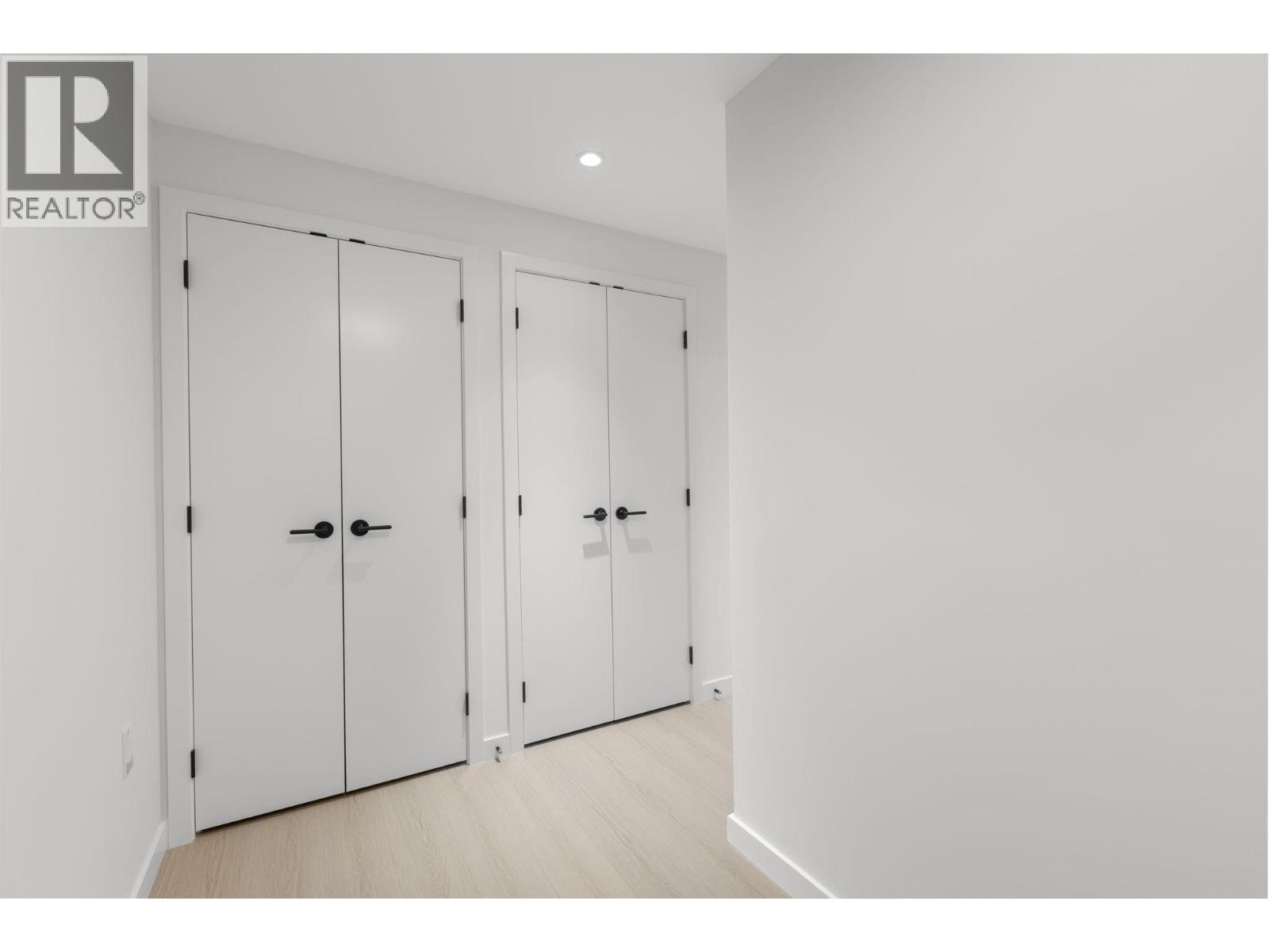 213 2015 ST. JOHNS STREET, Port Moody