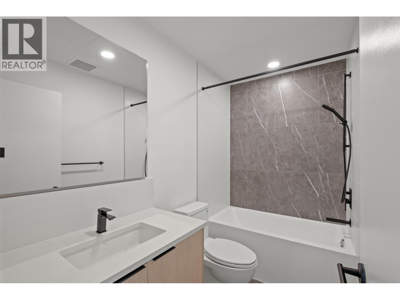 103 333 ST. DAVIDS AVENUE, North Vancouver