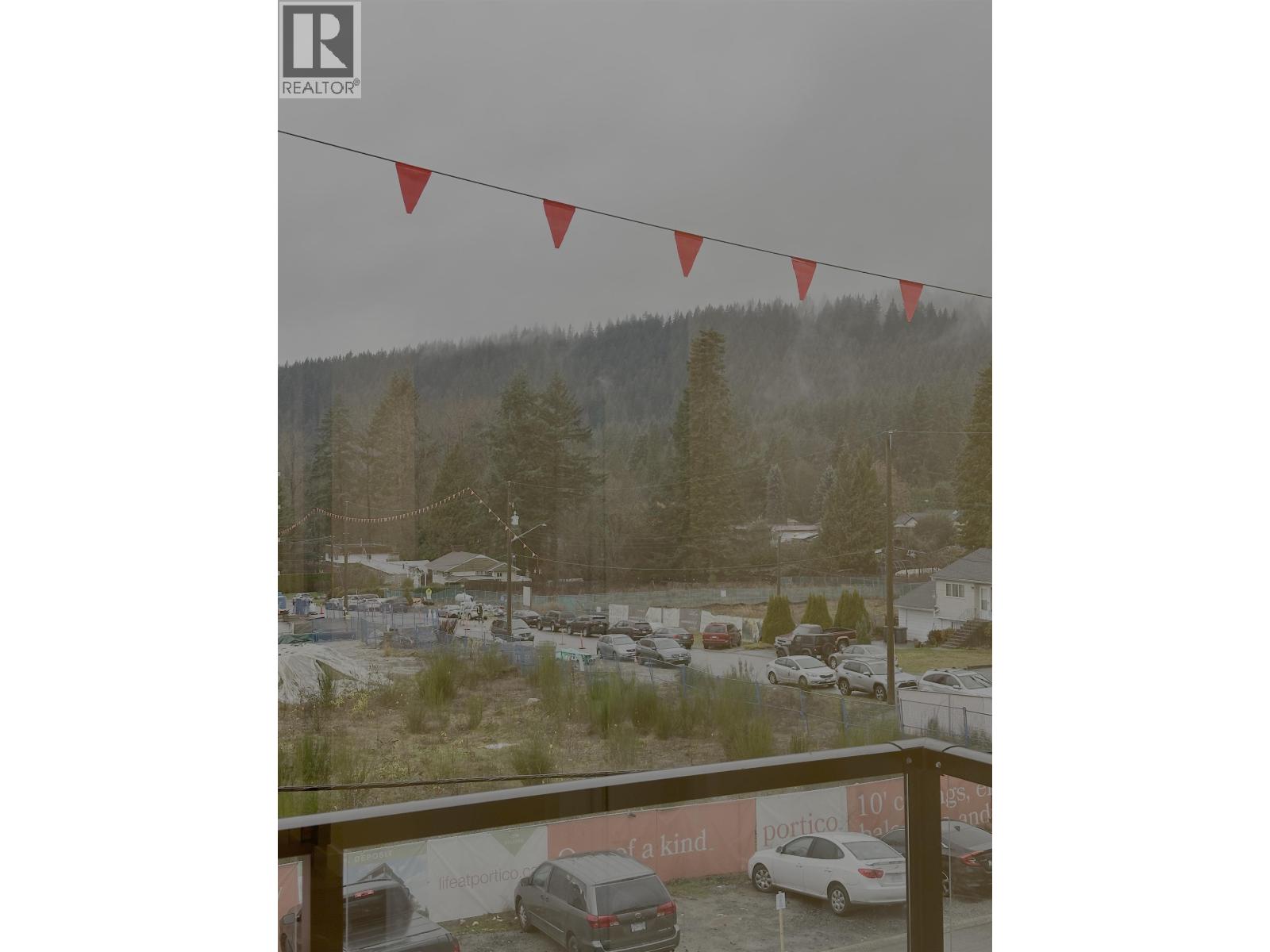 House in Coquitlam - Image 12