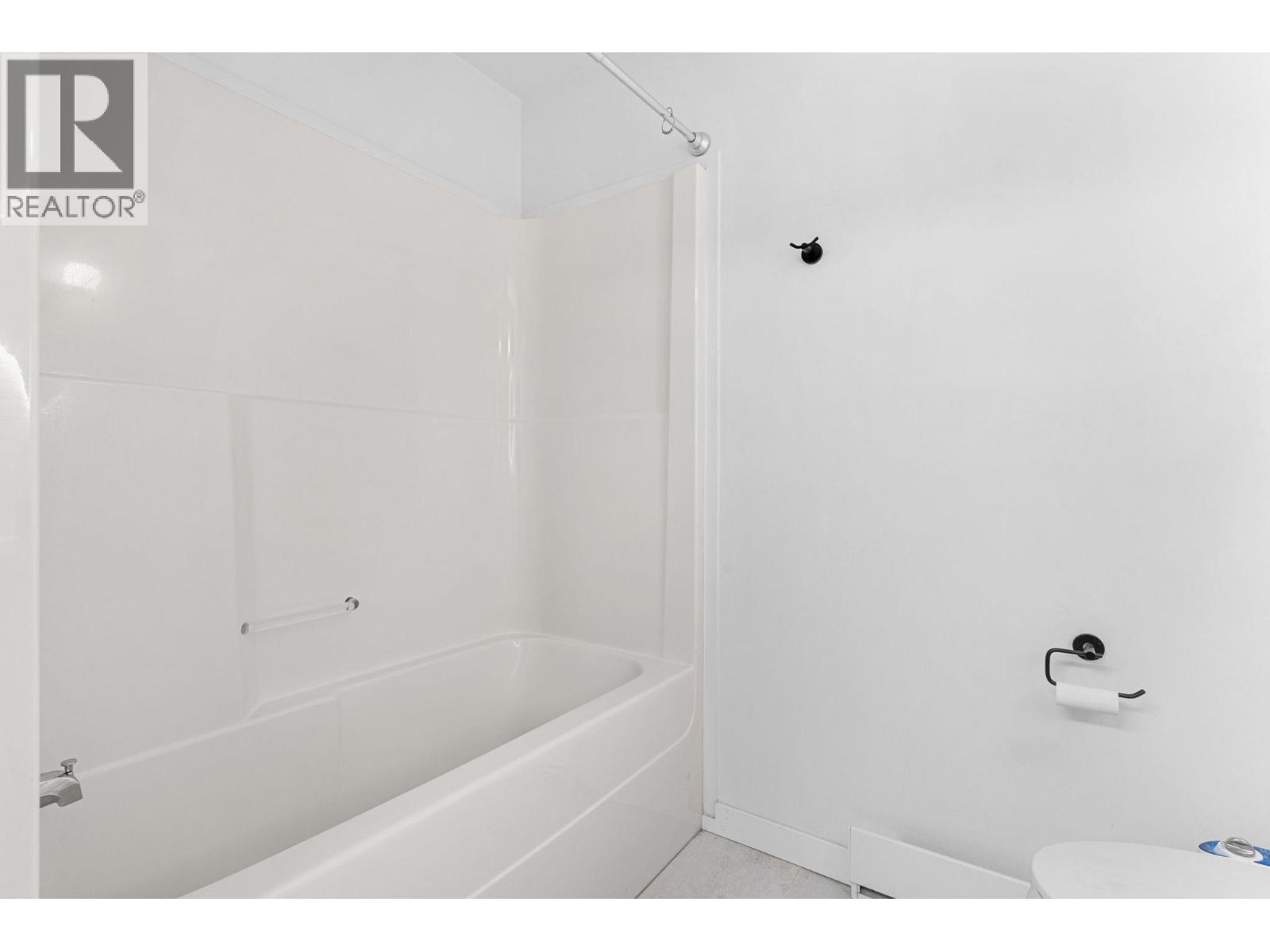 205 2585 Hebert Road, West Kelowna