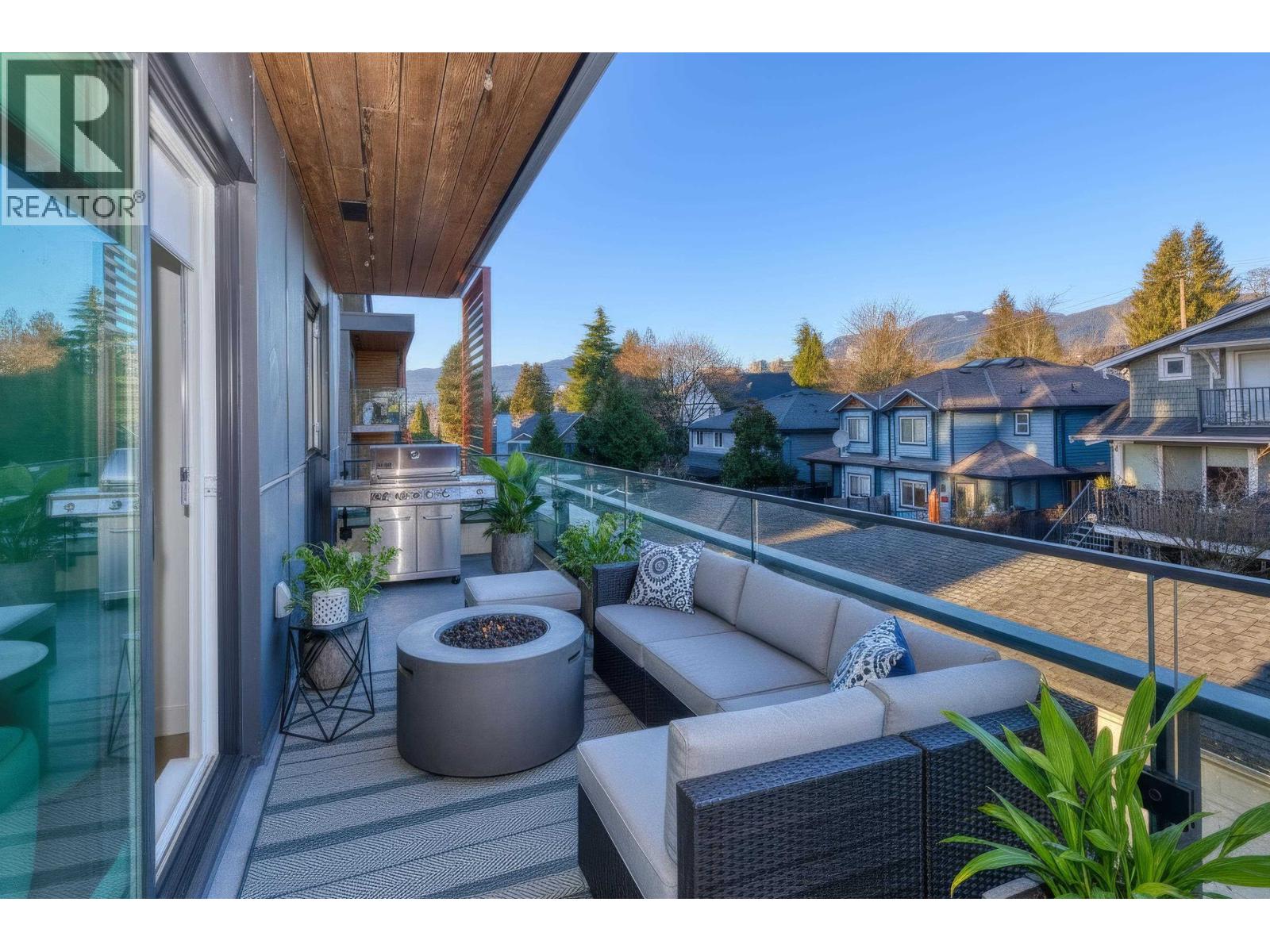 368 422 E 3RD STREET, North Vancouver