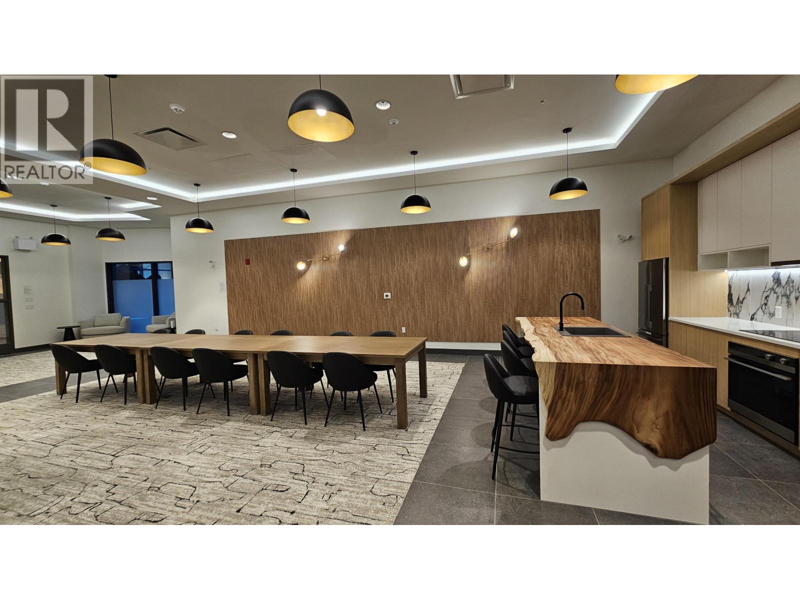 368 422 E 3RD STREET, North Vancouver