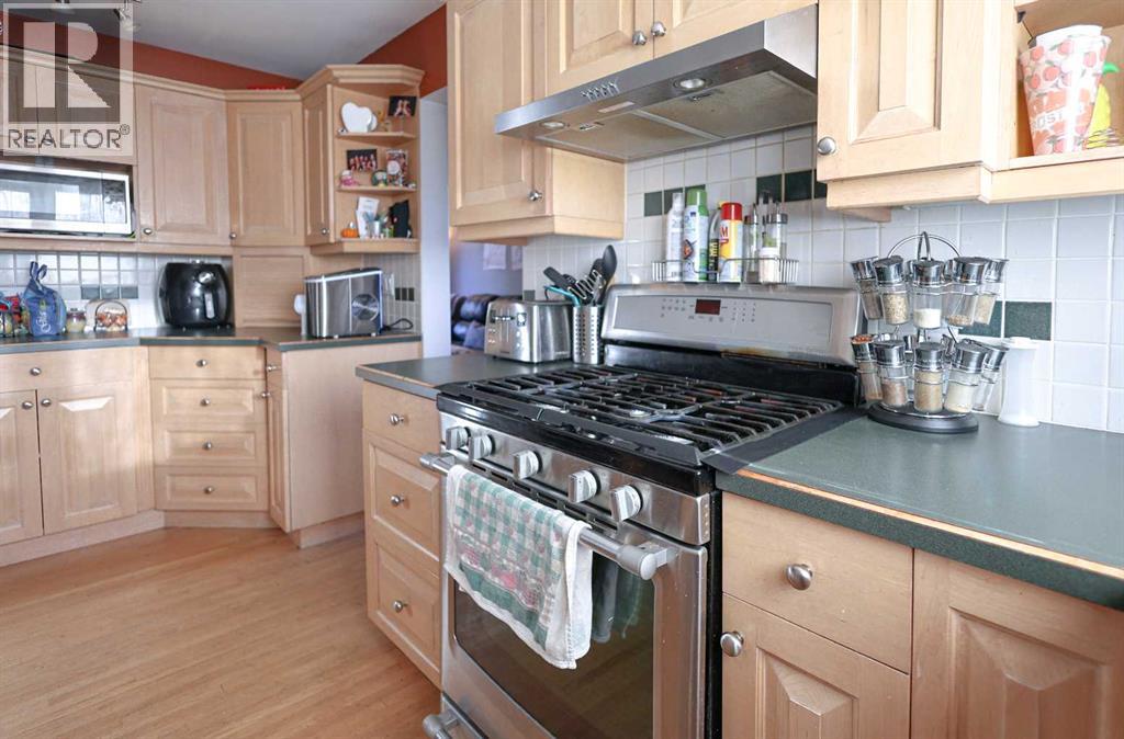 Single Family House for Sale in  Dalgleish Bay NW Dalhousie Calgary 