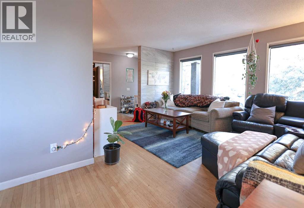 Single Family House for Sale in  Dalgleish Bay NW Dalhousie Calgary 