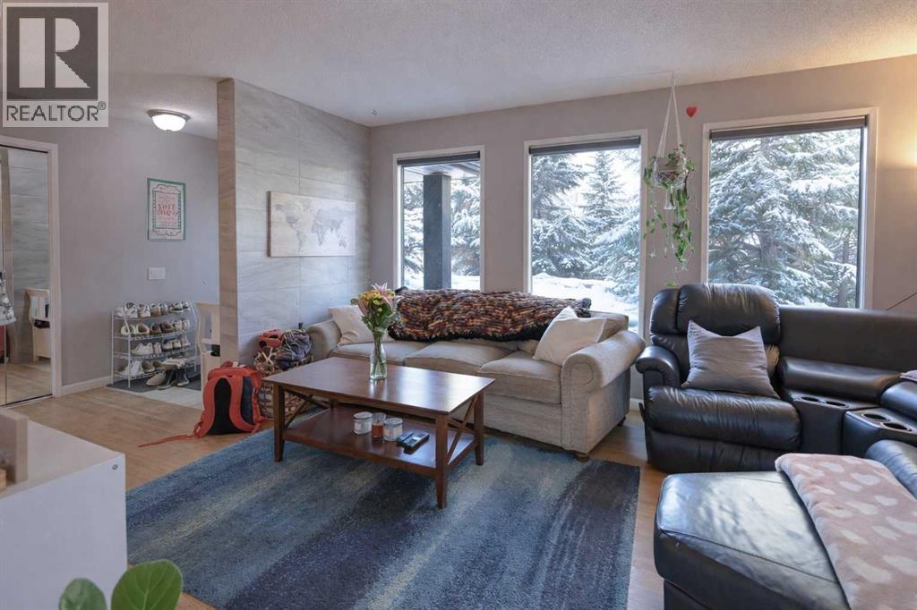 Single Family House for Sale in  Dalgleish Bay NW Dalhousie Calgary 