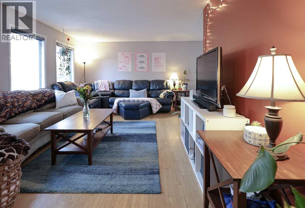 Single Family House for Sale in  Dalgleish Bay NW Dalhousie Calgary 