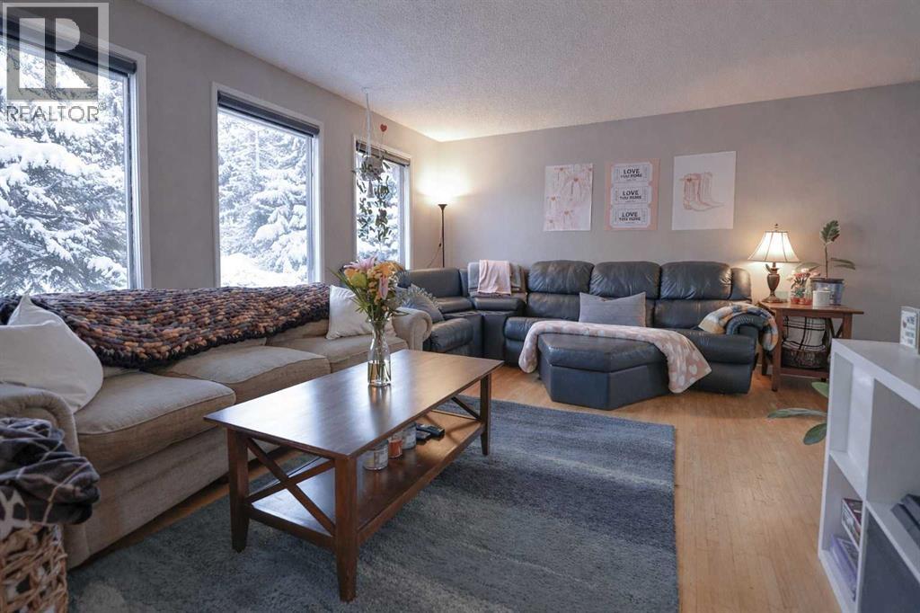 Single Family House for Sale in  Dalgleish Bay NW Dalhousie Calgary 