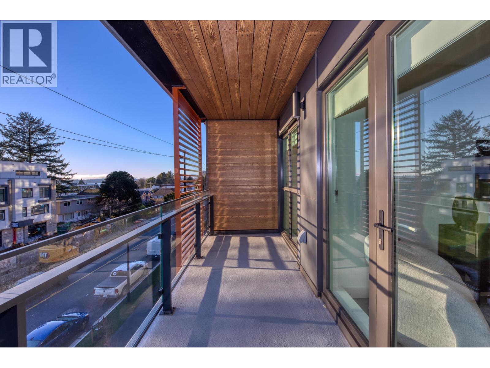 358 422 E 3RD STREET, North Vancouver