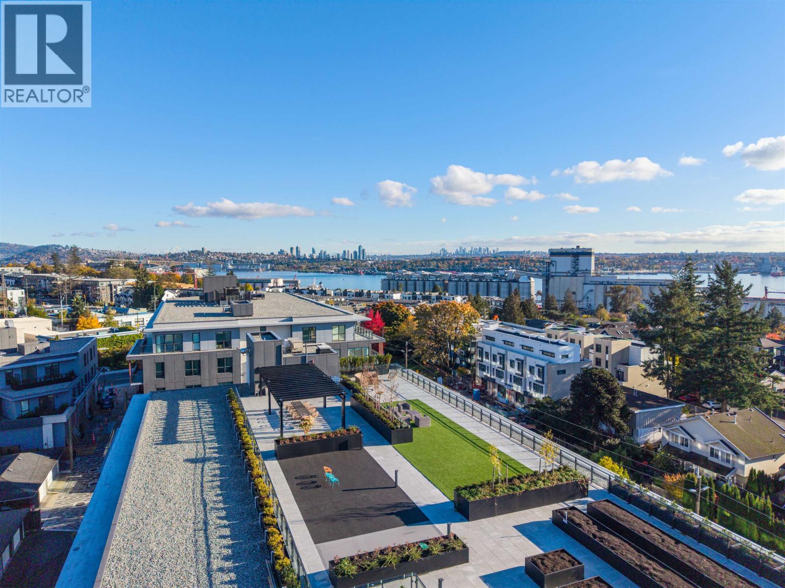 358 422 E 3RD STREET, North Vancouver