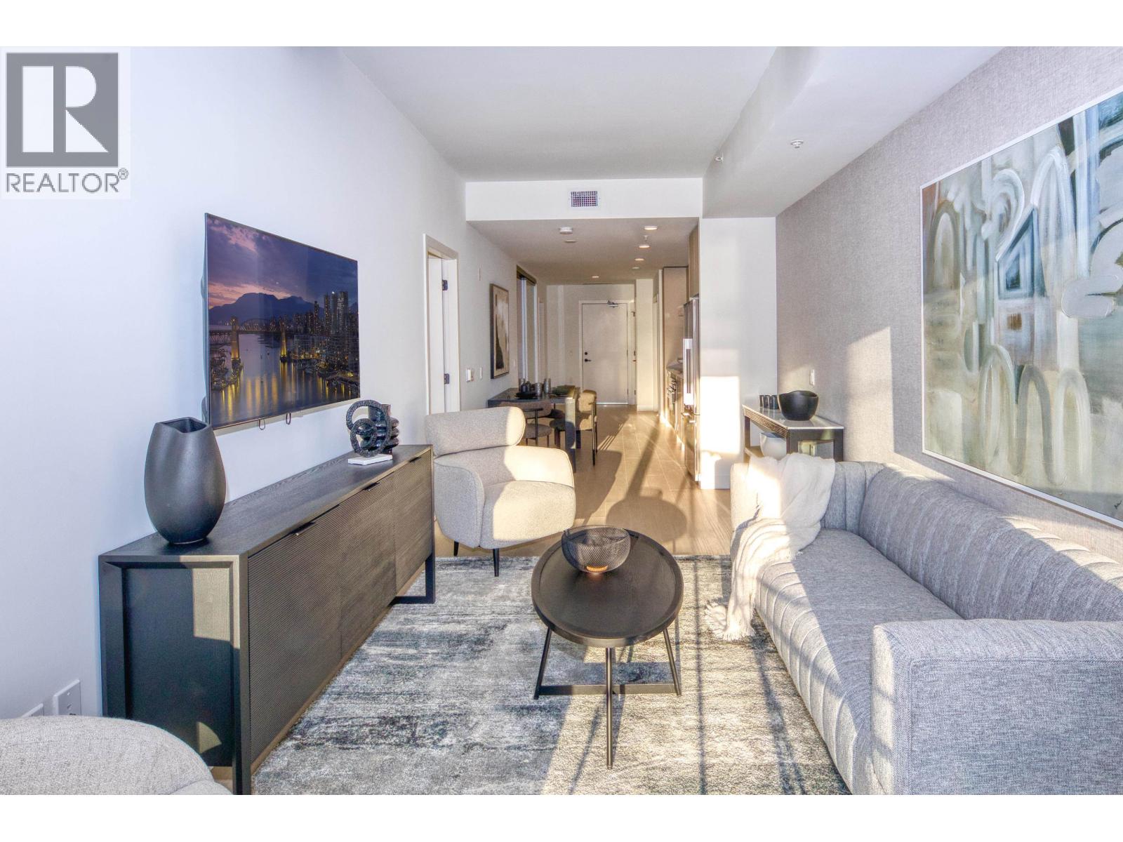 358 422 E 3RD STREET, North Vancouver