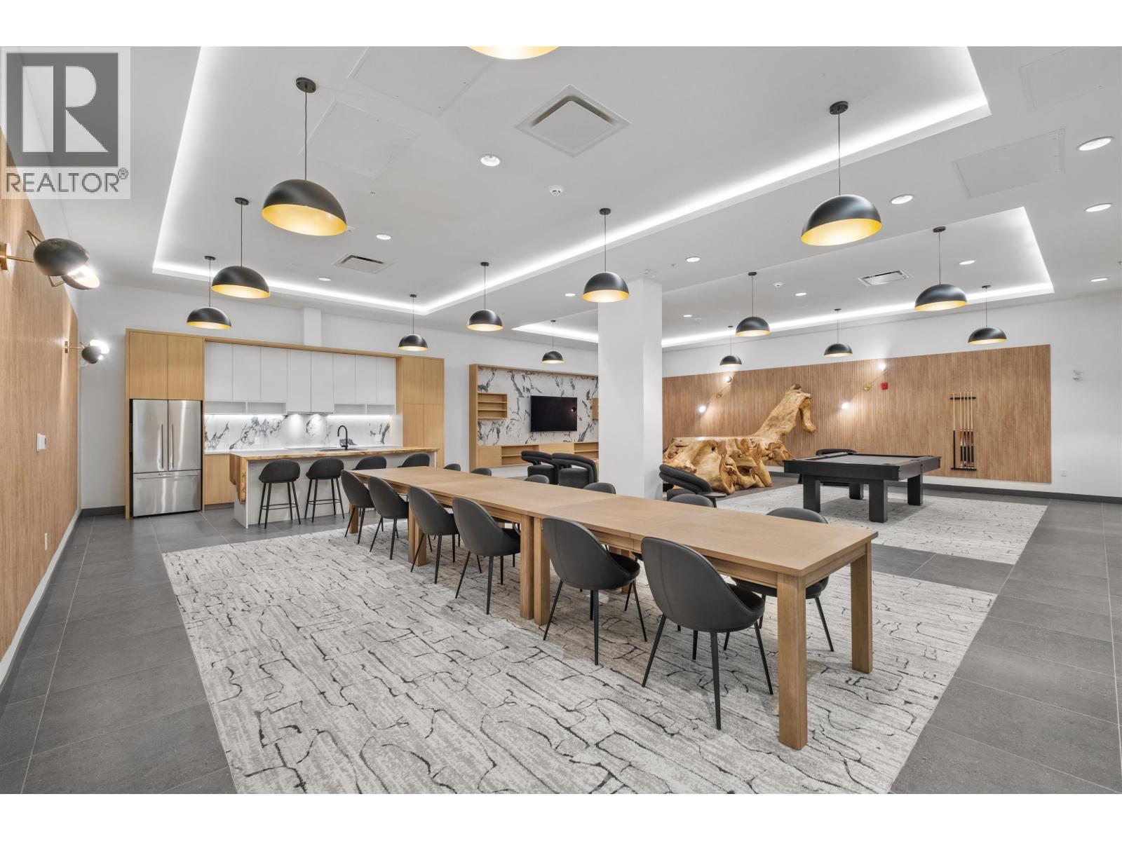 358 422 E 3RD STREET, North Vancouver