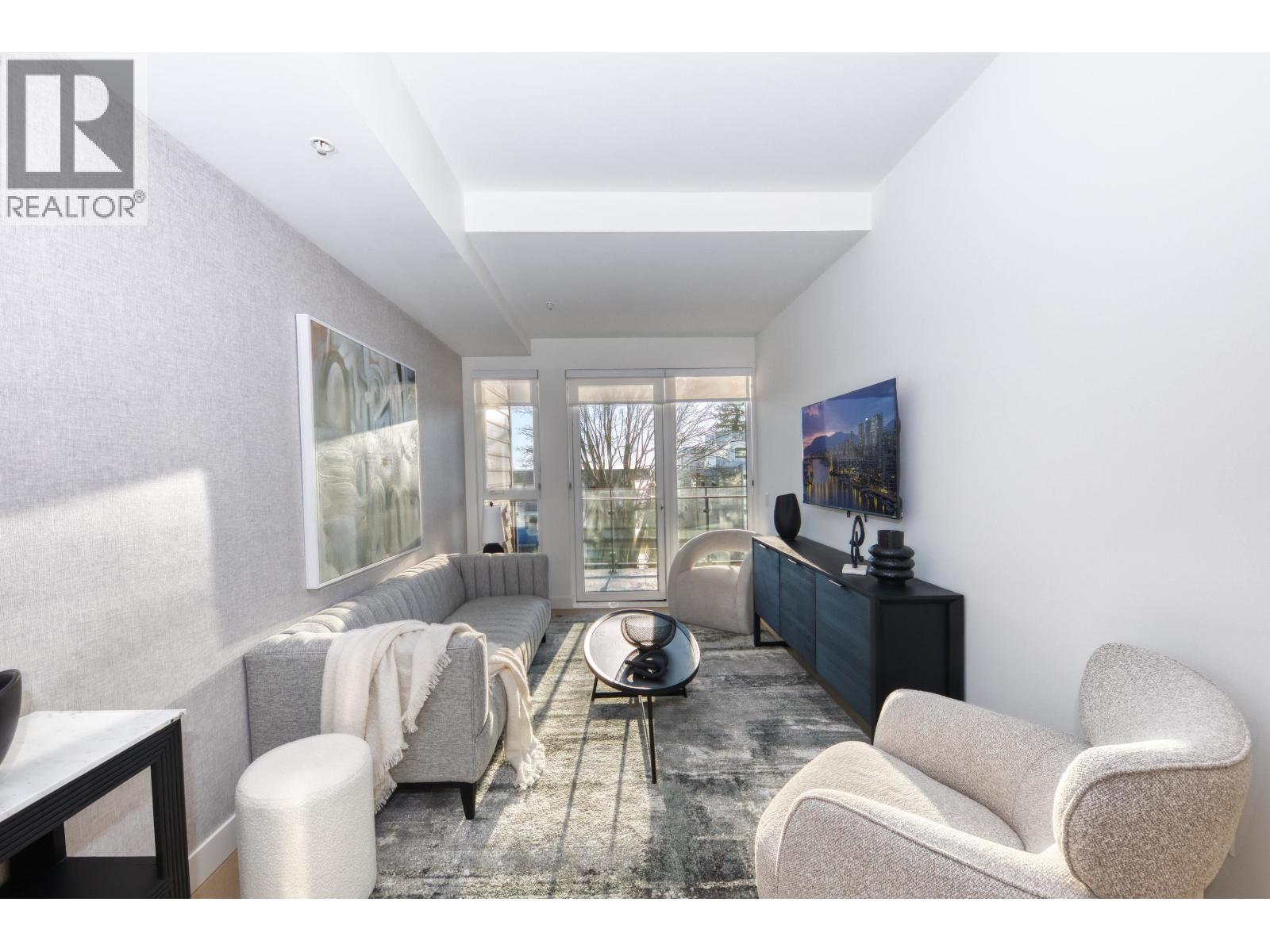 358 422 E 3RD STREET, North Vancouver