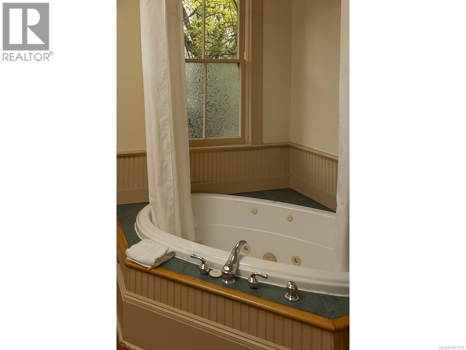  332 Catherine Street, Victoria