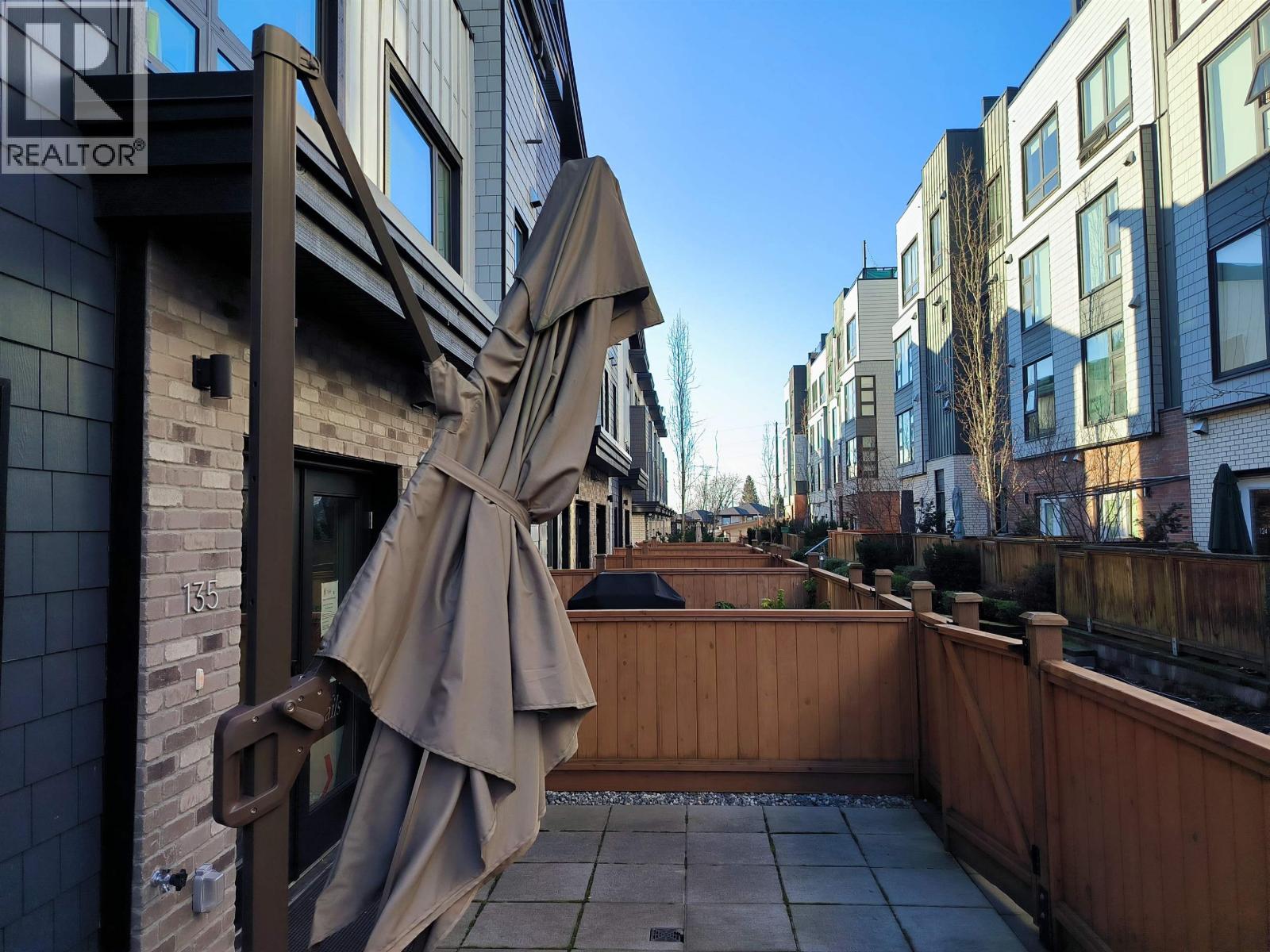 135 535 E 2ND STREET, North Vancouver