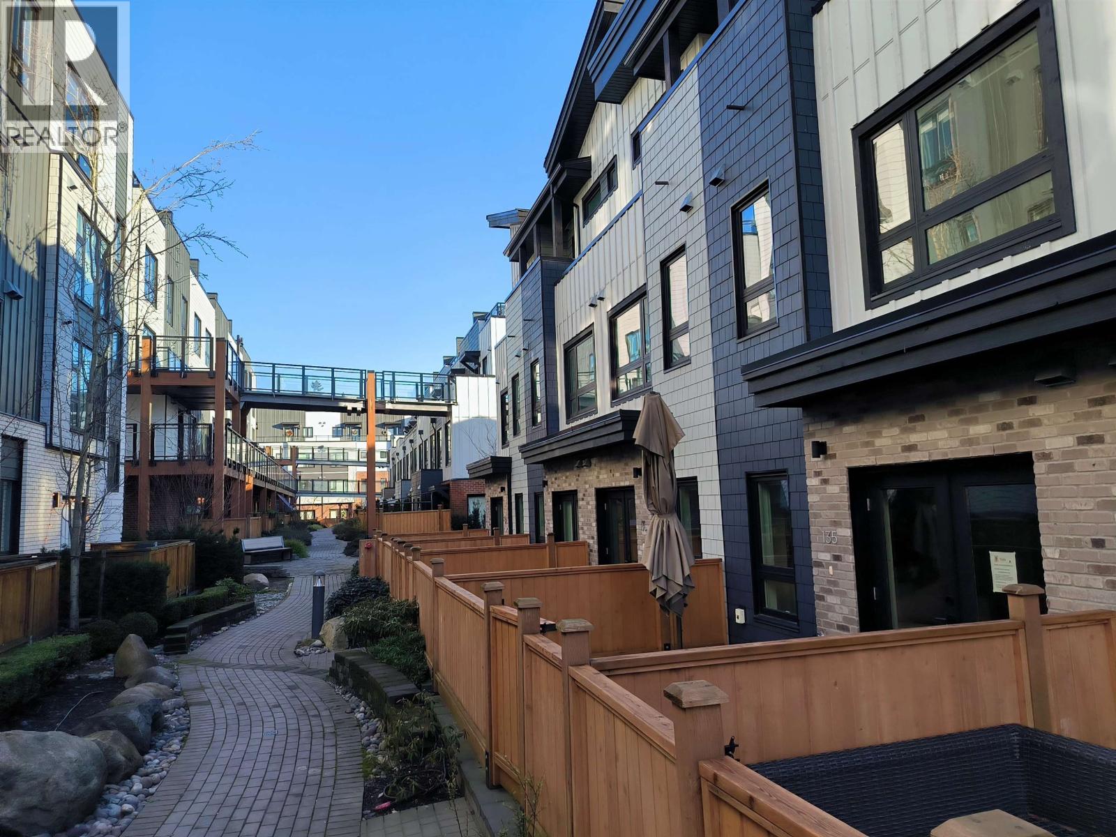 135 535 E 2ND STREET, North Vancouver