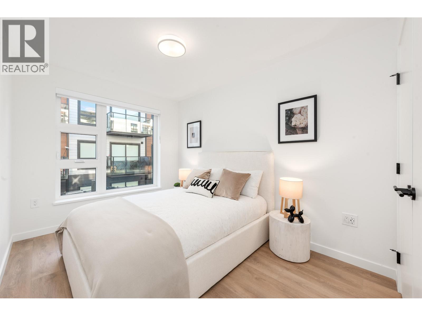 135 535 E 2ND STREET, North Vancouver