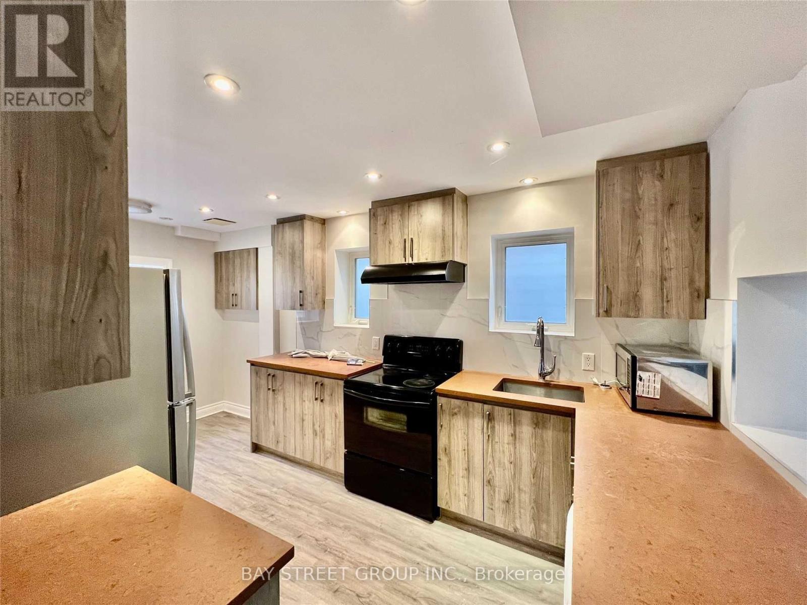 316 WILLOWDALE AVENUE - Photo 3 of 14, Toronto (Willowdale East), Ontario