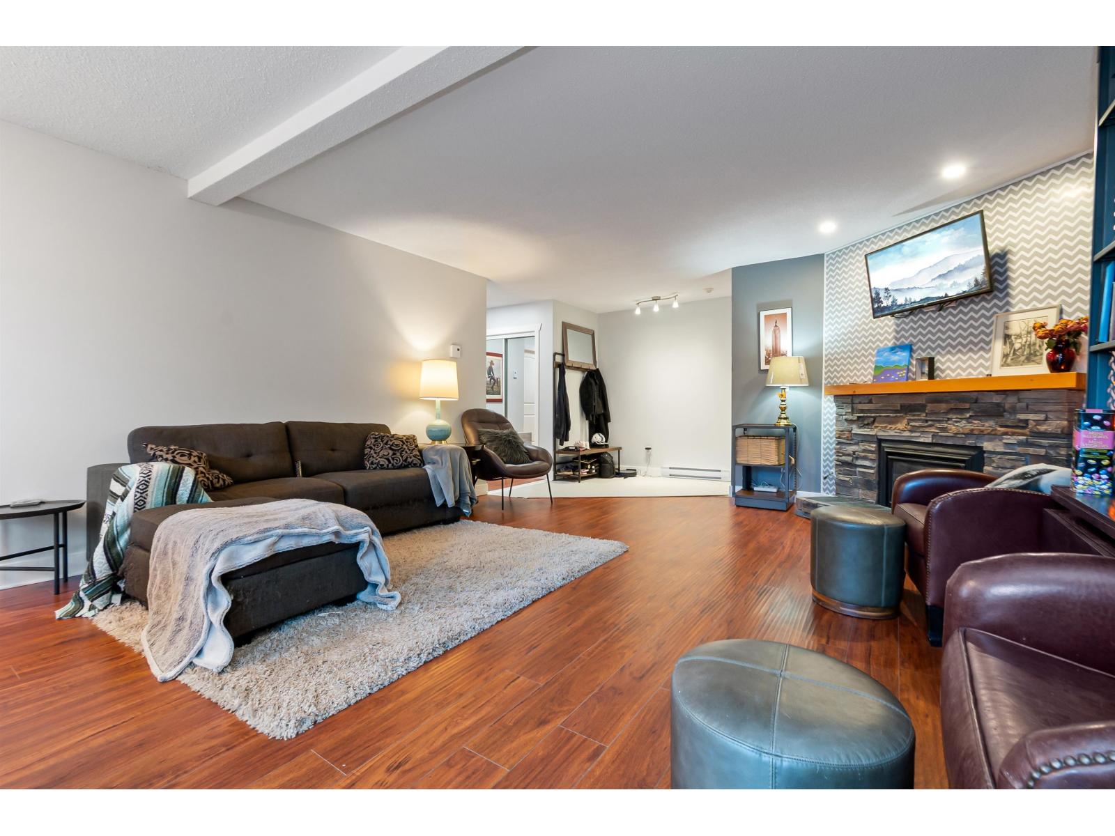 104 9516 ROTARY STREET, Chilliwack Proper East, Chilliwack