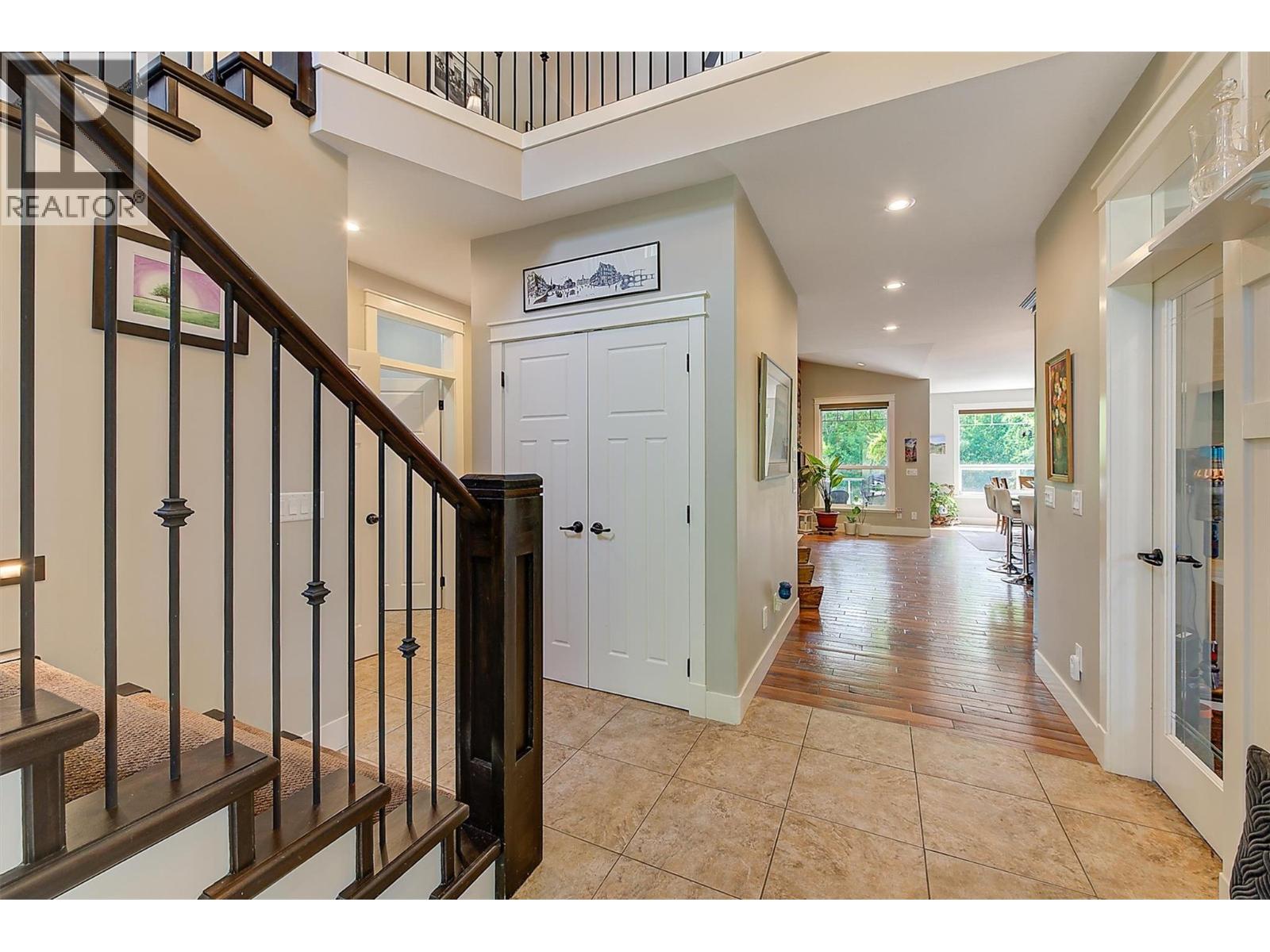  2423 Paramount Drive, West Kelowna