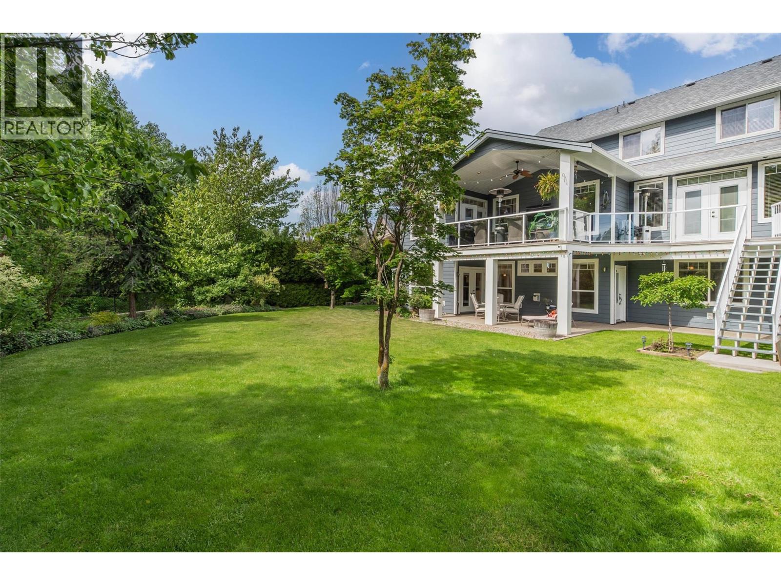  2423 Paramount Drive, West Kelowna