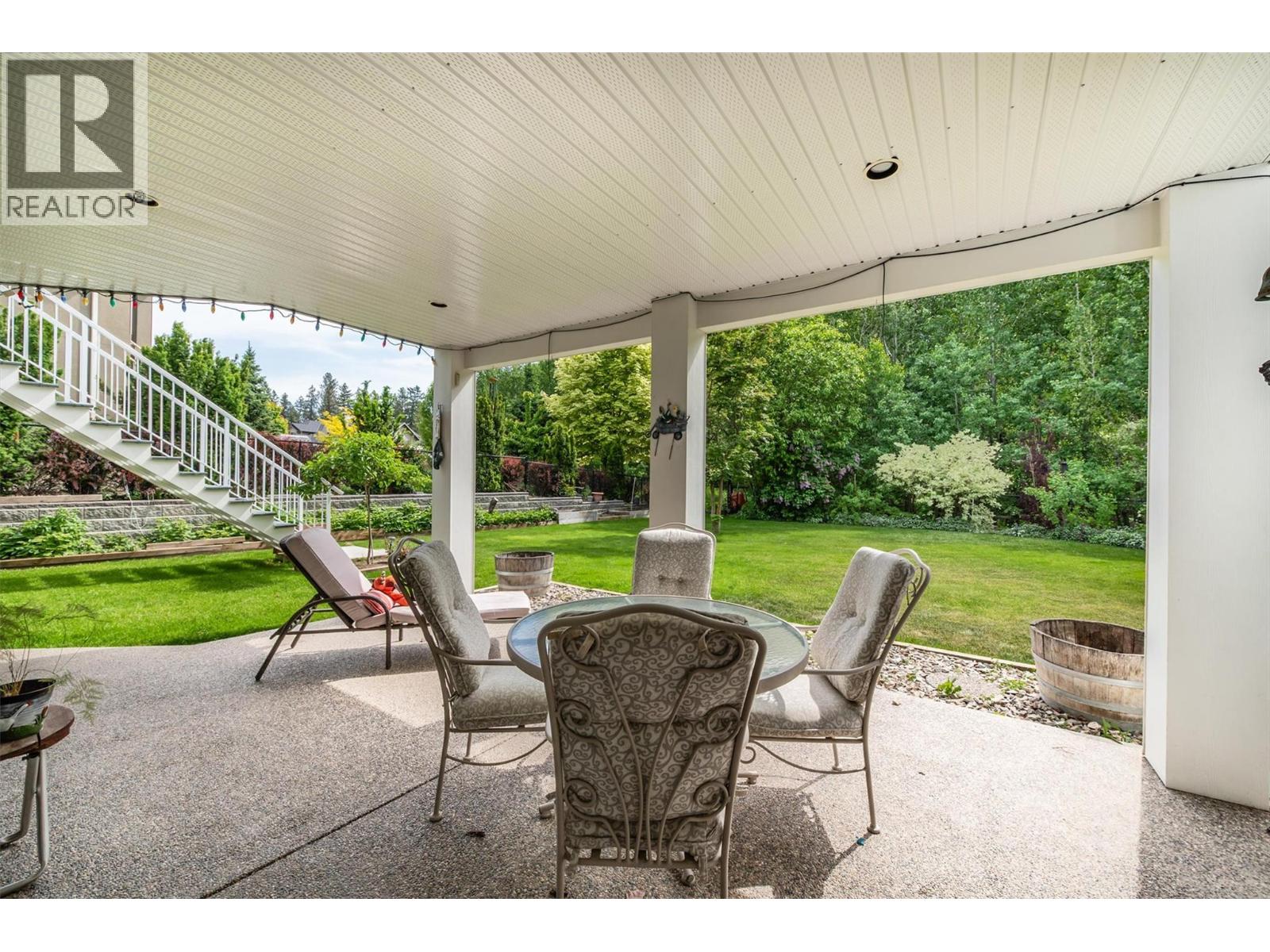  2423 Paramount Drive, West Kelowna