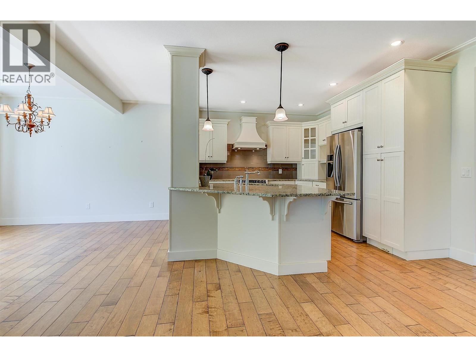  2423 Paramount Drive, West Kelowna