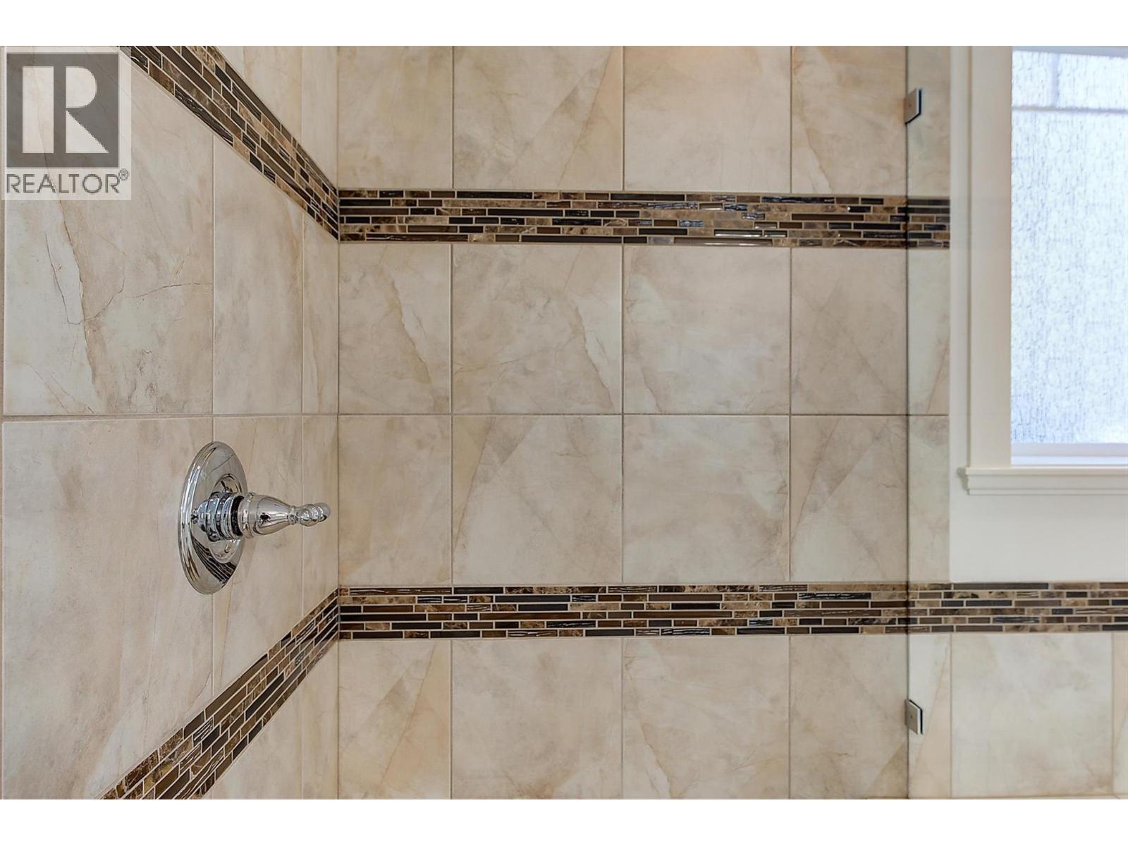  2423 Paramount Drive, West Kelowna