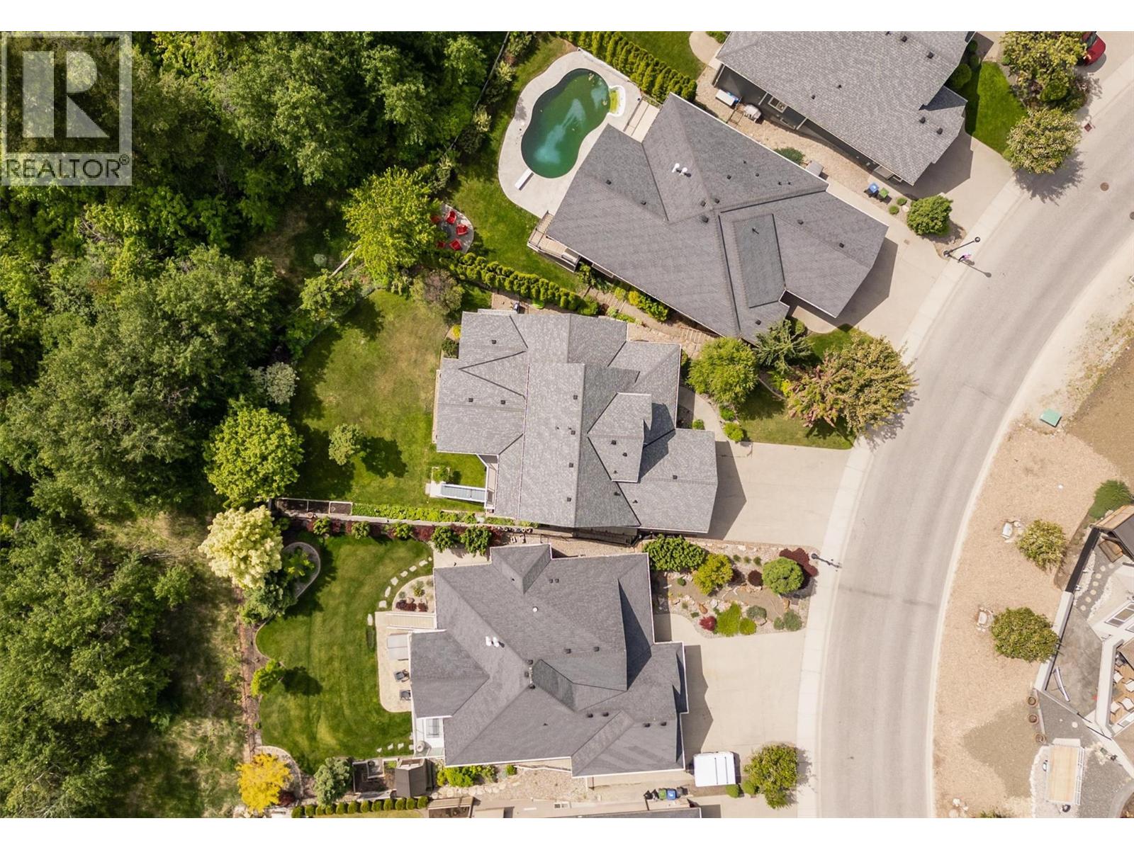  2423 Paramount Drive, West Kelowna