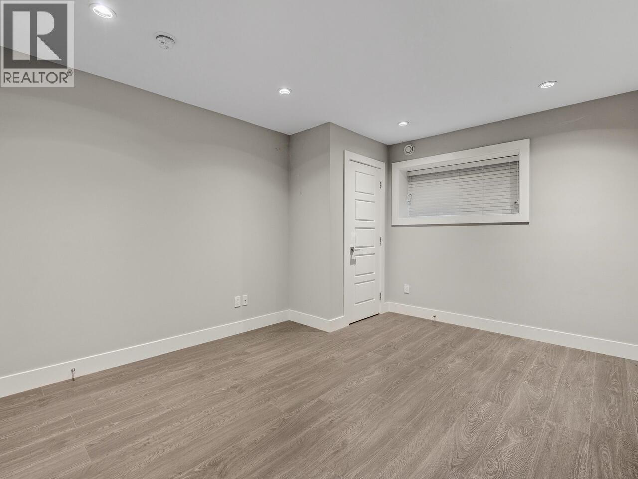 6739 HUMPHRIES AVENUE, Burnaby