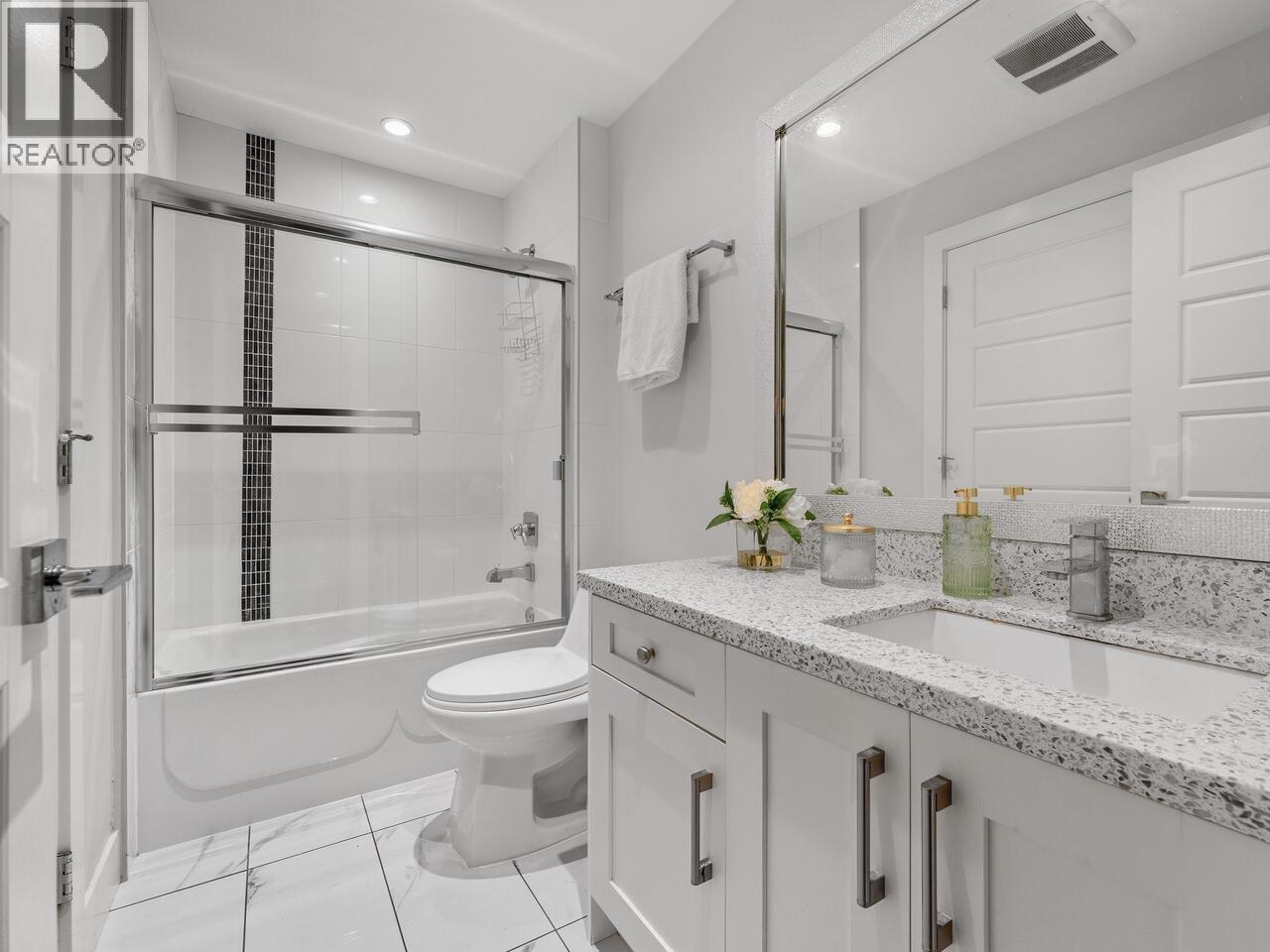 6739 HUMPHRIES AVENUE, Burnaby