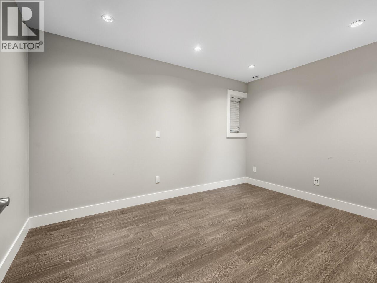 6739 HUMPHRIES AVENUE, Burnaby