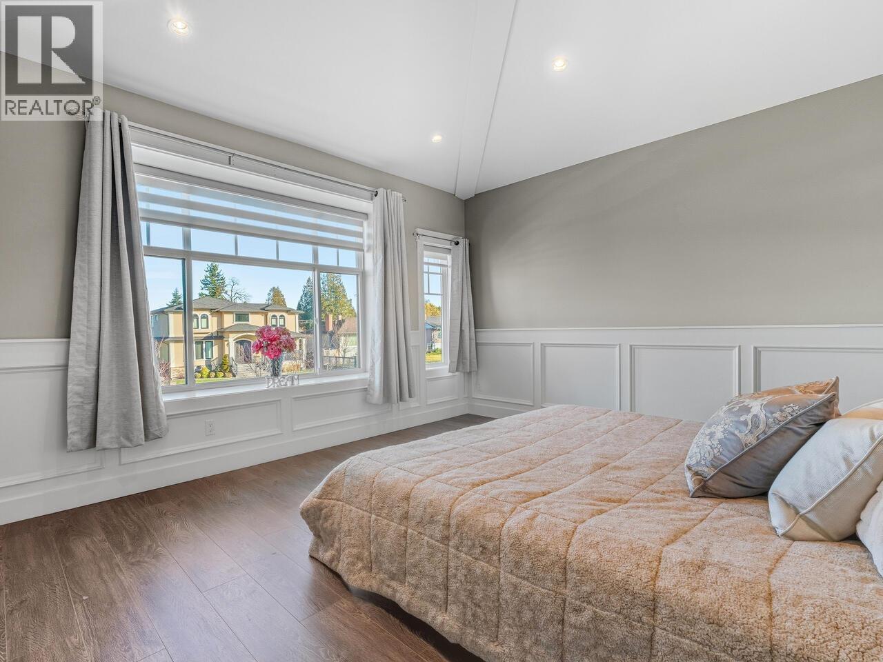 6739 HUMPHRIES AVENUE, Burnaby