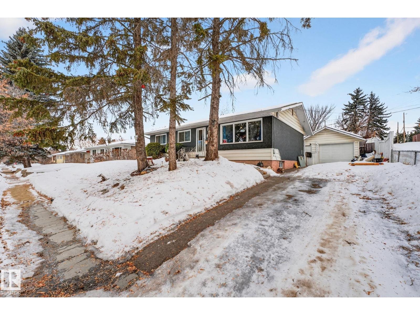 21 SHERIDAN DR, St. Albert