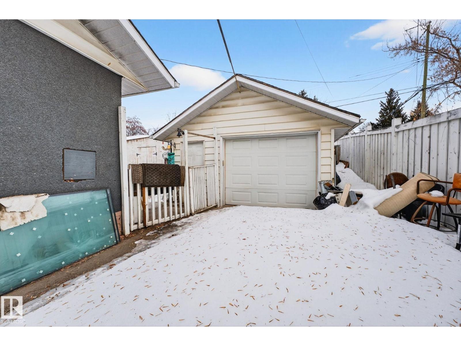 21 SHERIDAN DR, St. Albert