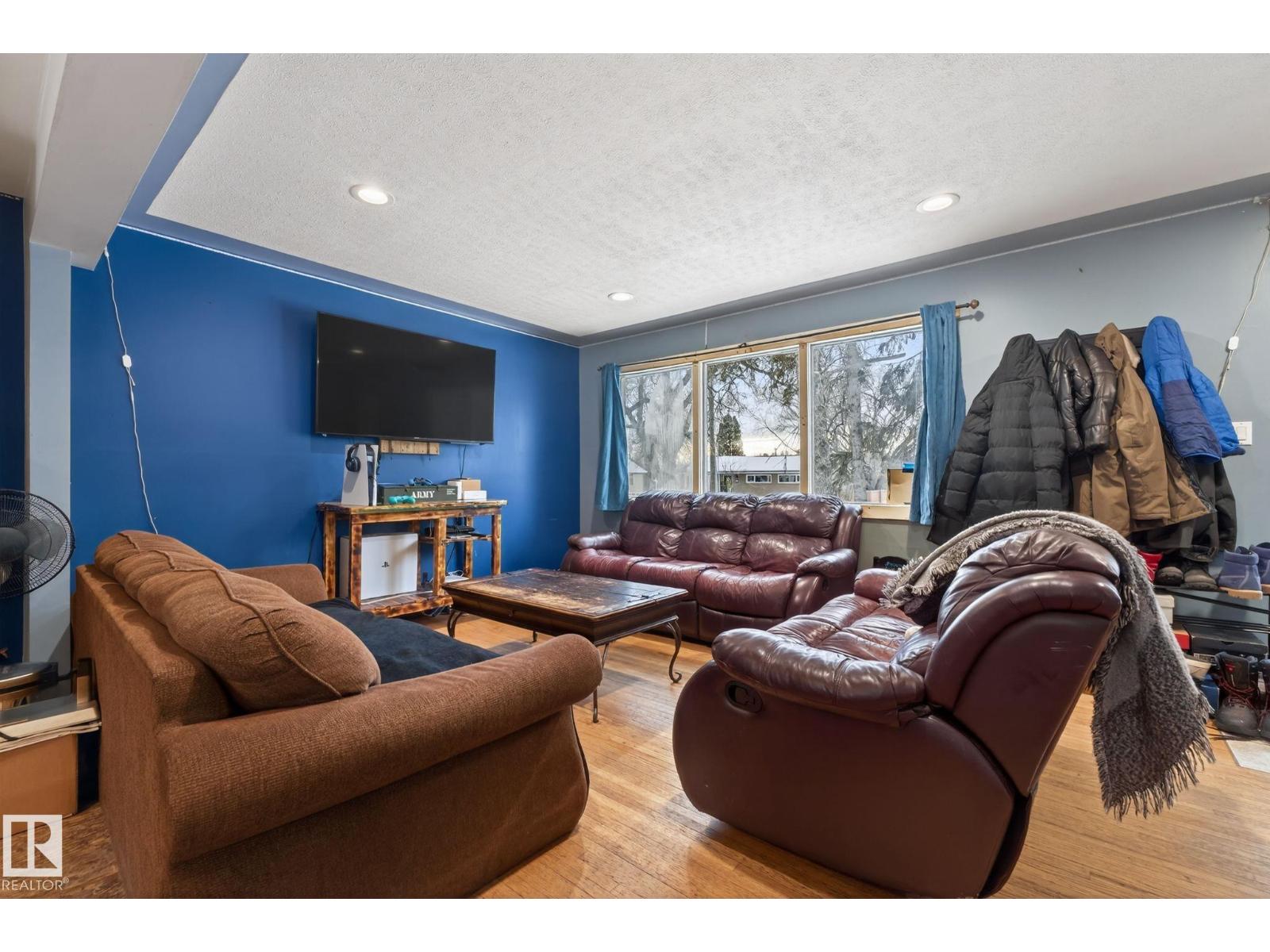 21 SHERIDAN DR, St. Albert