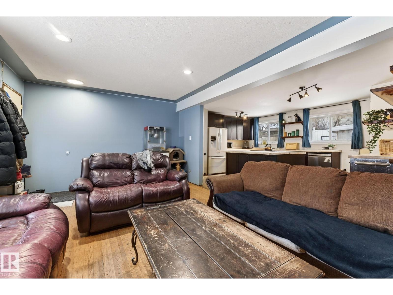 21 SHERIDAN DR, St. Albert