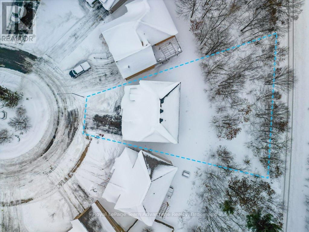 18 AVERY COURT - Photo 3 of 50, Parry Sound, Ontario