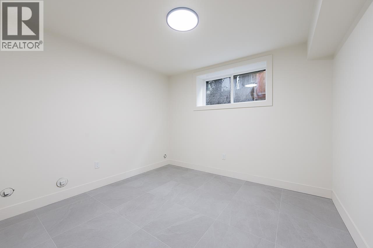 2 6554 CHARLES STREET, Burnaby