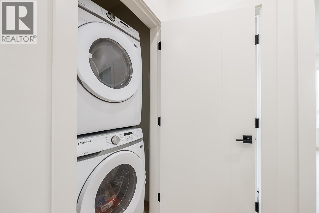 2 6554 CHARLES STREET, Burnaby