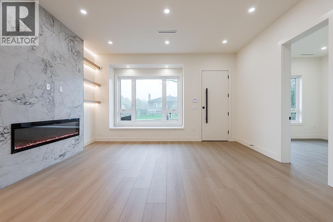 2 6554 CHARLES STREET, Burnaby