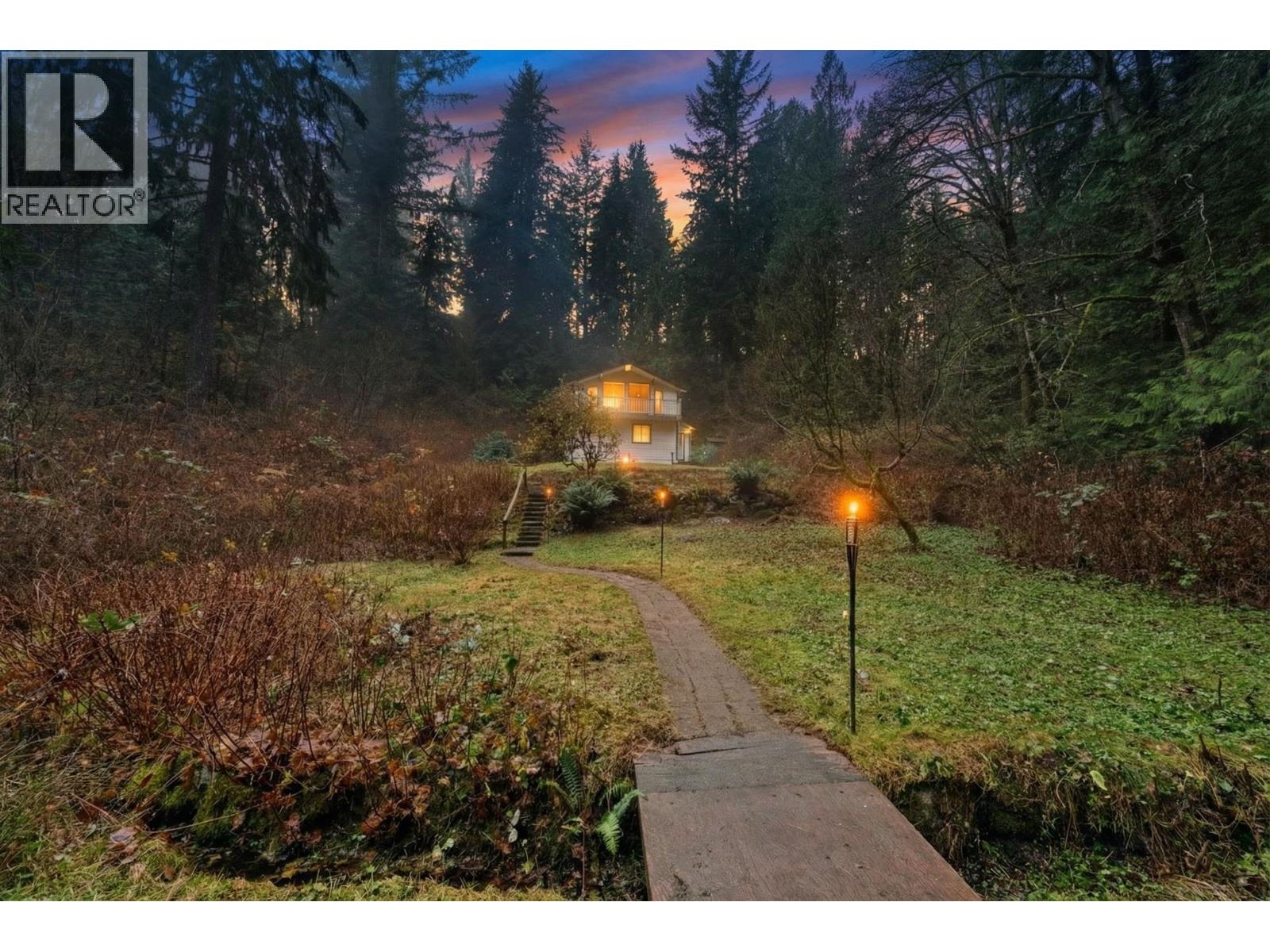 4520 LYNN VALLEY ROAD, North Vancouver