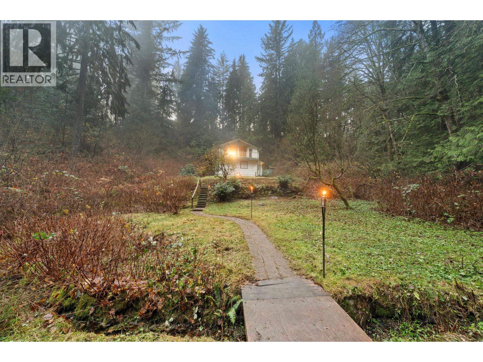 4520 LYNN VALLEY ROAD, North Vancouver