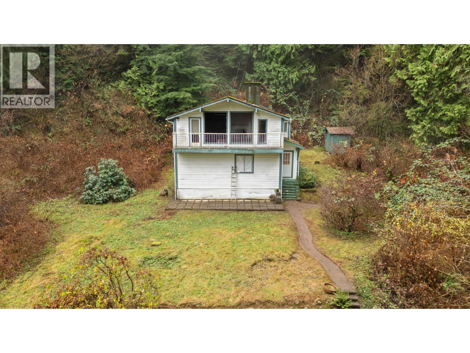 4520 LYNN VALLEY ROAD, North Vancouver