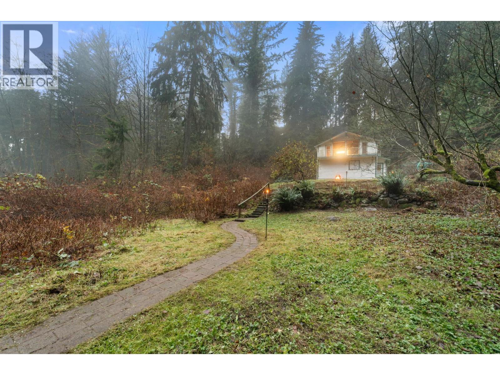 4520 LYNN VALLEY ROAD, North Vancouver