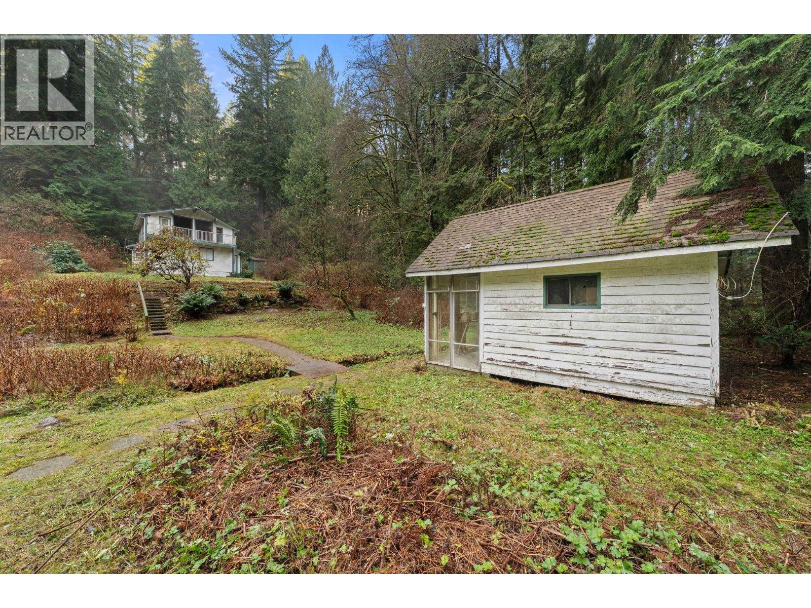 4520 LYNN VALLEY ROAD, North Vancouver