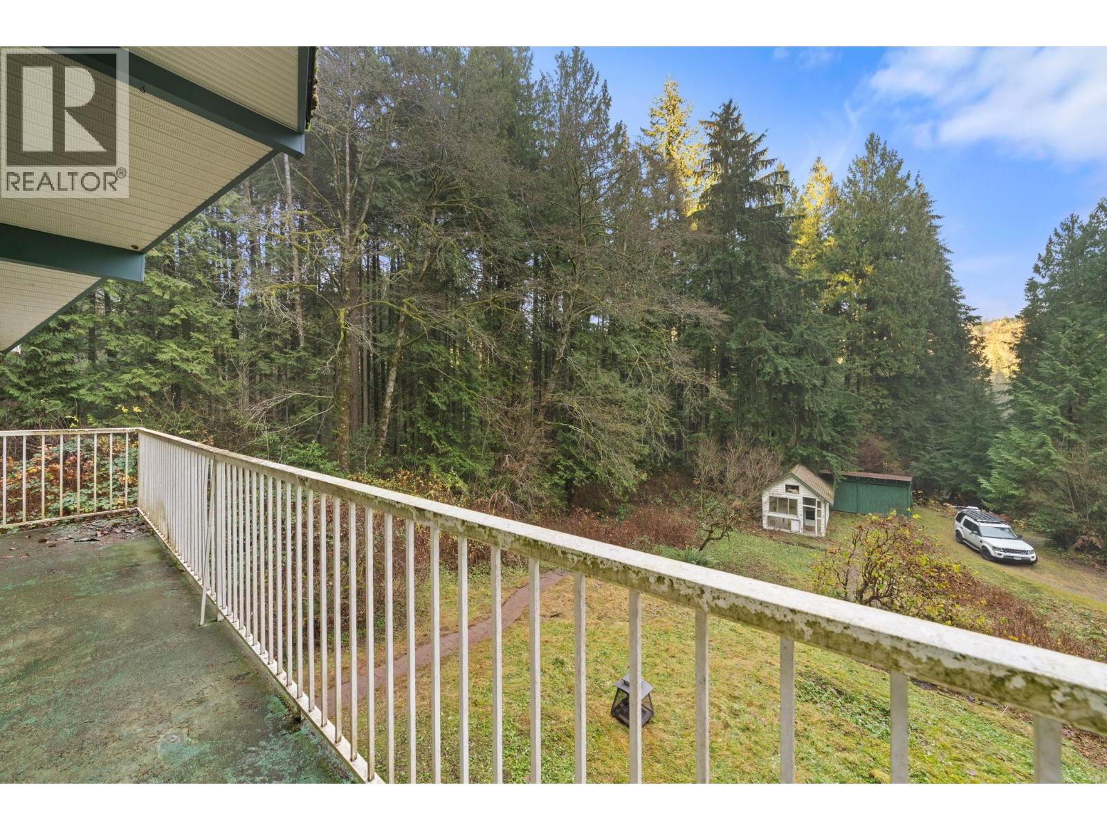4520 LYNN VALLEY ROAD, North Vancouver