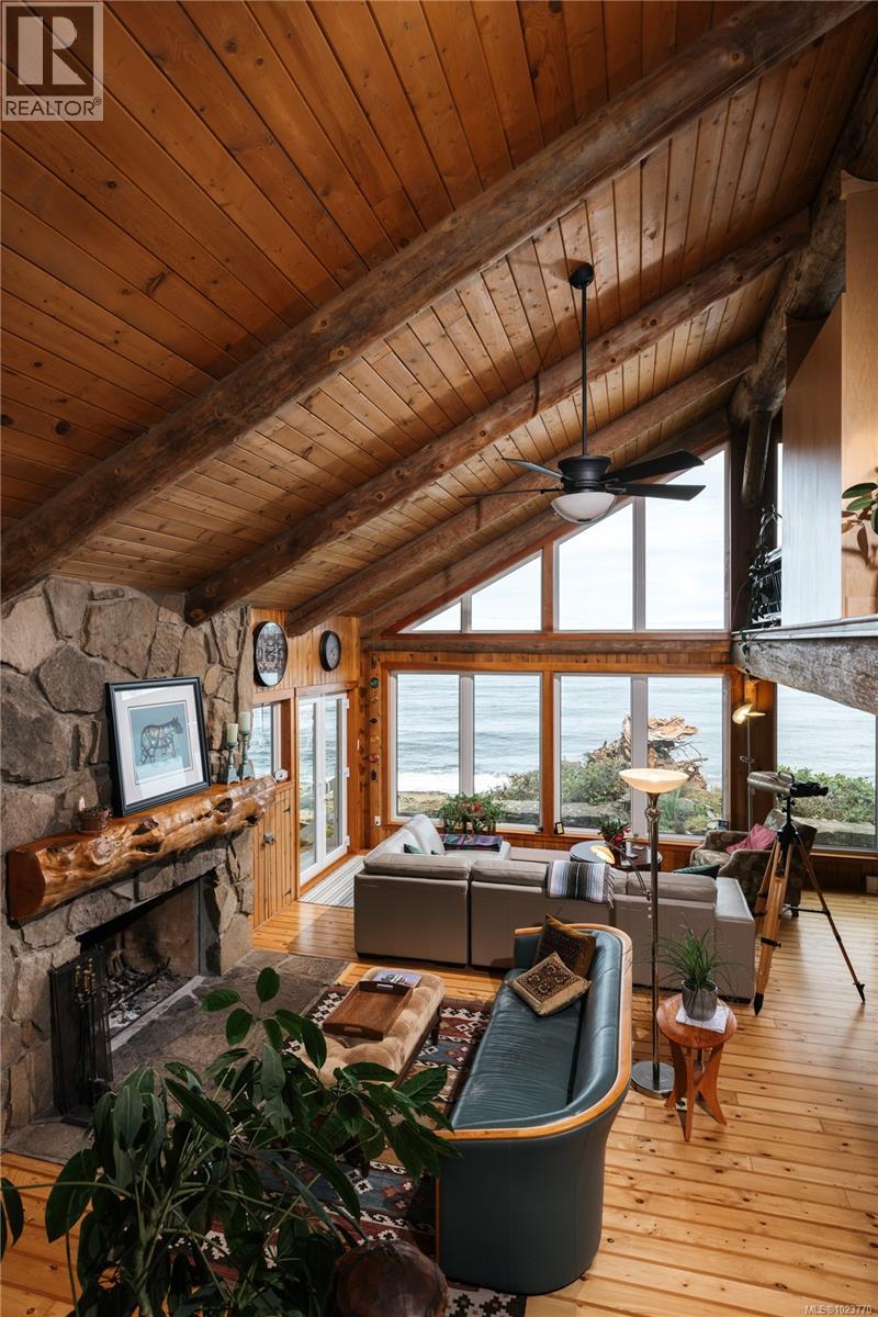  281 Bellhouse Road, Galiano Island