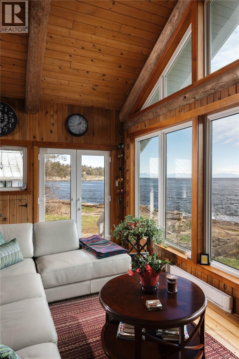  281 Bellhouse Road, Galiano Island